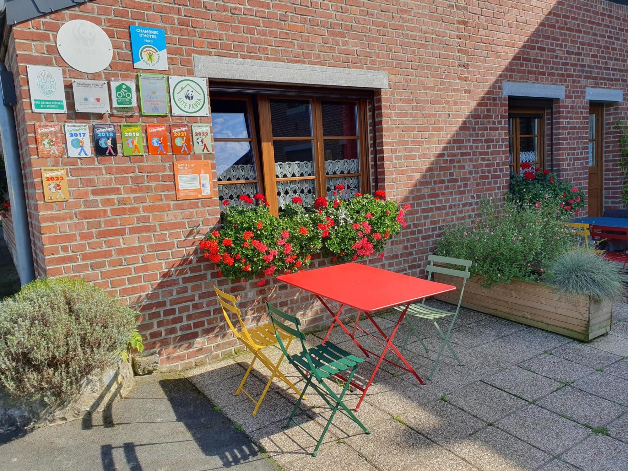 Les Mout'Anes Acomodação com café da manhã Saint-Hilaire-sur-Helpe Exterior foto